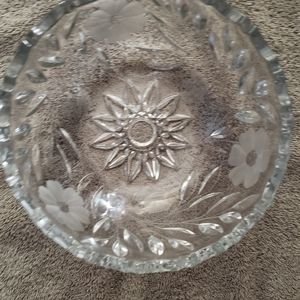 Nwot Gorgeous 70's Crystal flower Bowl
